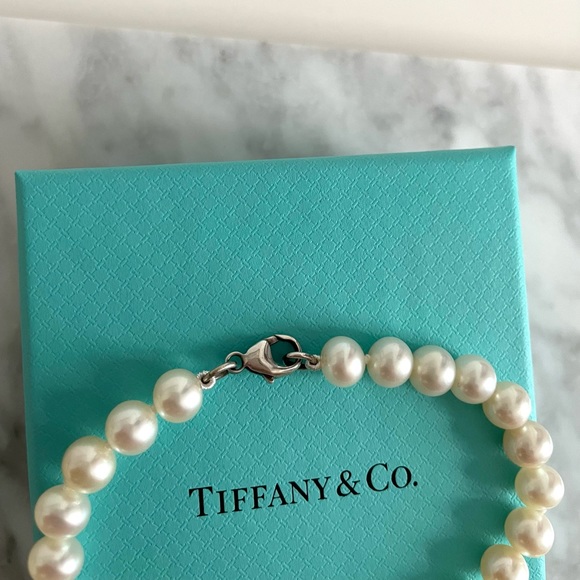 SOLD!! TIFFANY & CO 8MM BEADED HEART TAG BRACELET - Picture 3 of 4